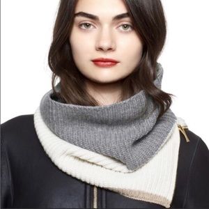 KATE SPADE ♠️ Zip Up Knit Scarf